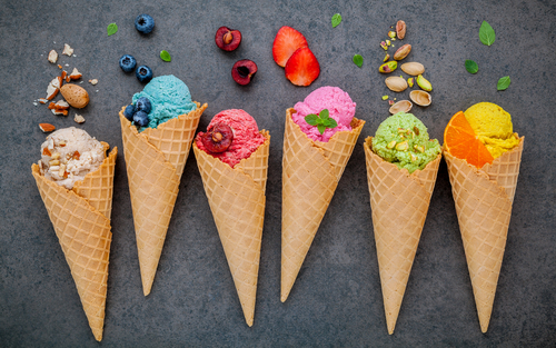 Various,Of,Ice,Cream,Flavor,In,Cones,Blueberry,,strawberry,,pistachio